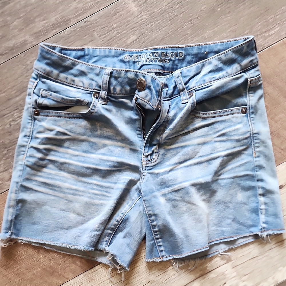 American Eagle Outfitters Light Blue Denim Cutoff MIDI Shorts SIZE 8